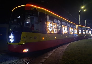 Vánoční tramvaj ev.č. 323